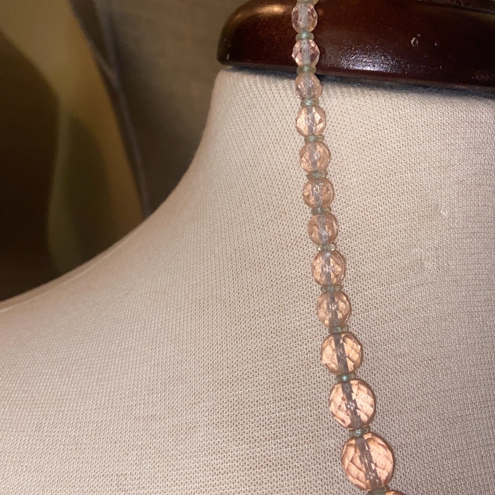 Vintage pink faceted crystal beaded 16 inch graduated necklace - Picture 4 of 9